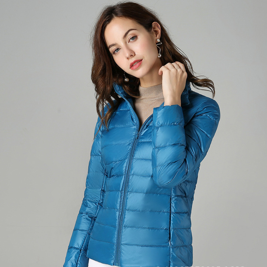 Myra | Ultra-light down jacket with sophisticated pleats