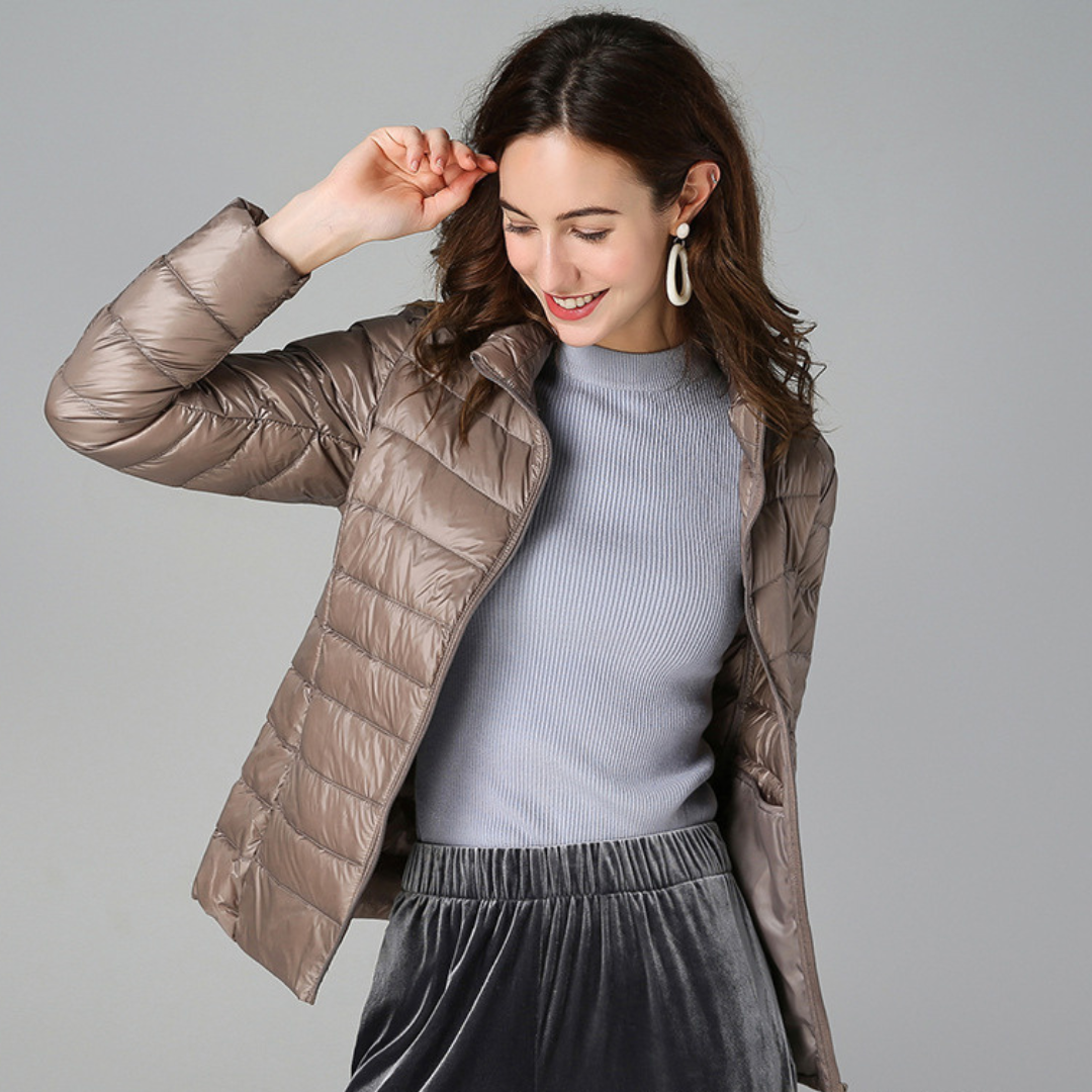 Myra | Ultra-light down jacket with sophisticated pleats